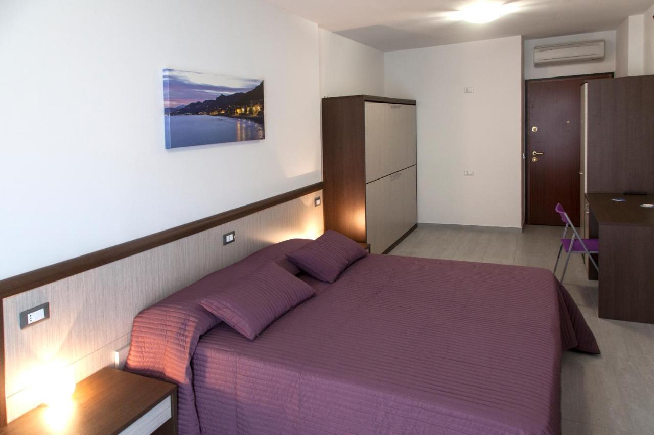 Locanda Brezza Marina Camera Quadrupla Finale Ligure Bagian luar foto